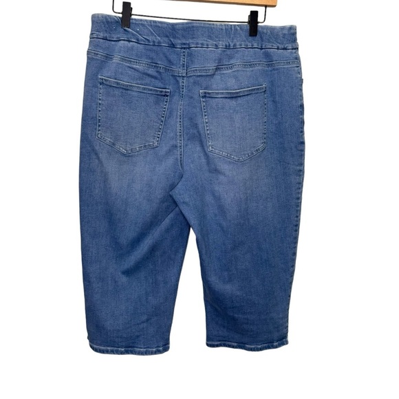 Pennington's Responsible, Savvy Fit, Denim Capri, Light Wash - d/C Jeans Size 16 - Picture 5 of 10
